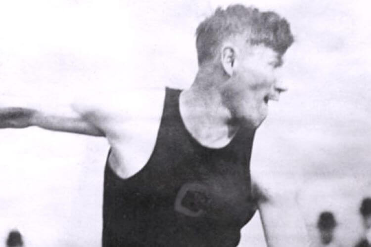 จิม ธอร์ป รับตำแหน่งผู้คว้าเหรียญทองโอลิมปิกปี 1912 แต่เพียงผู้เดียว