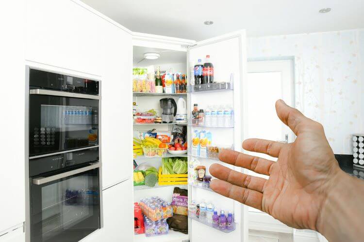 สัญญาณที่บ่งบอกว่าตู้เย็นของคุณอาจกำลังจะหมดอายุ
